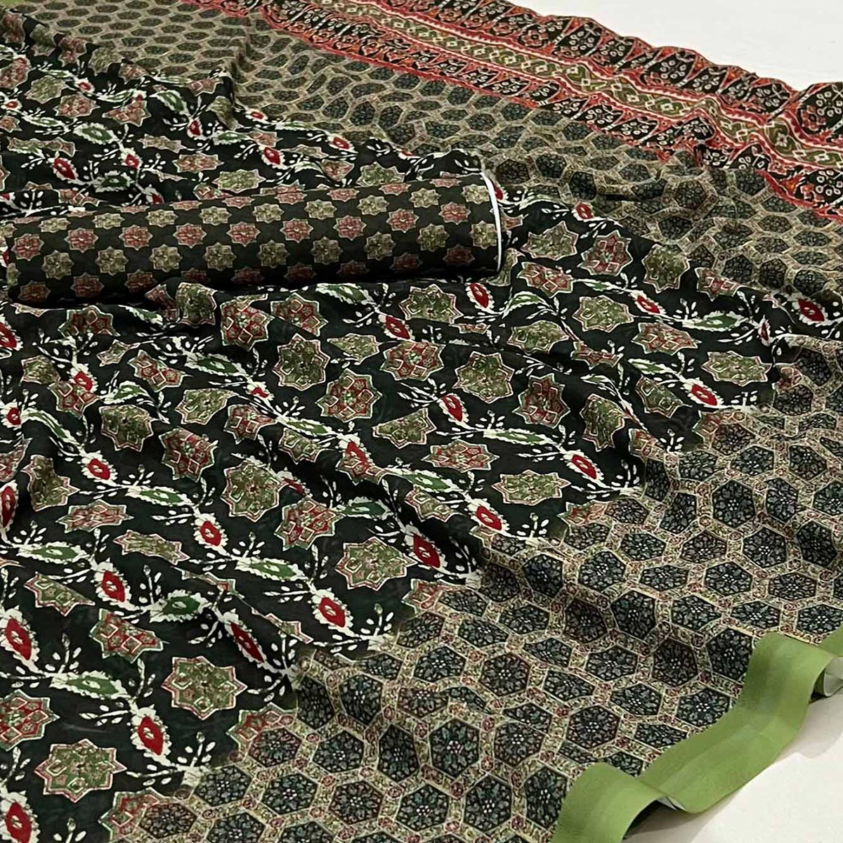 Green Floral Digital Printed Georgette Saree