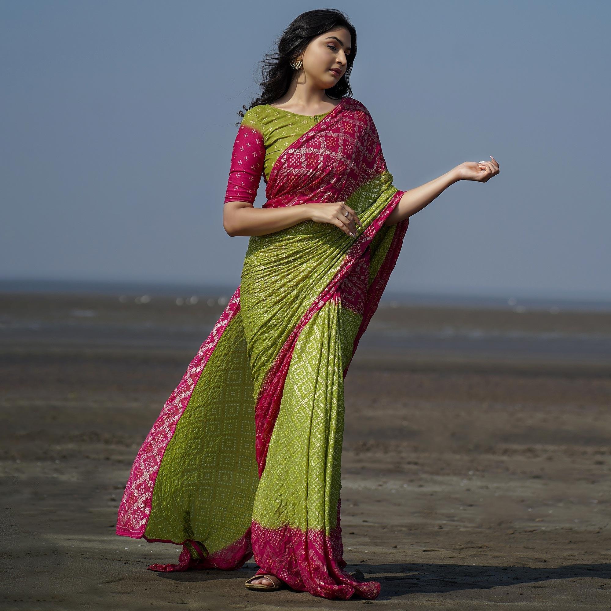 Green Casual Wear Foil Printed Crepe Saree - Peachmode