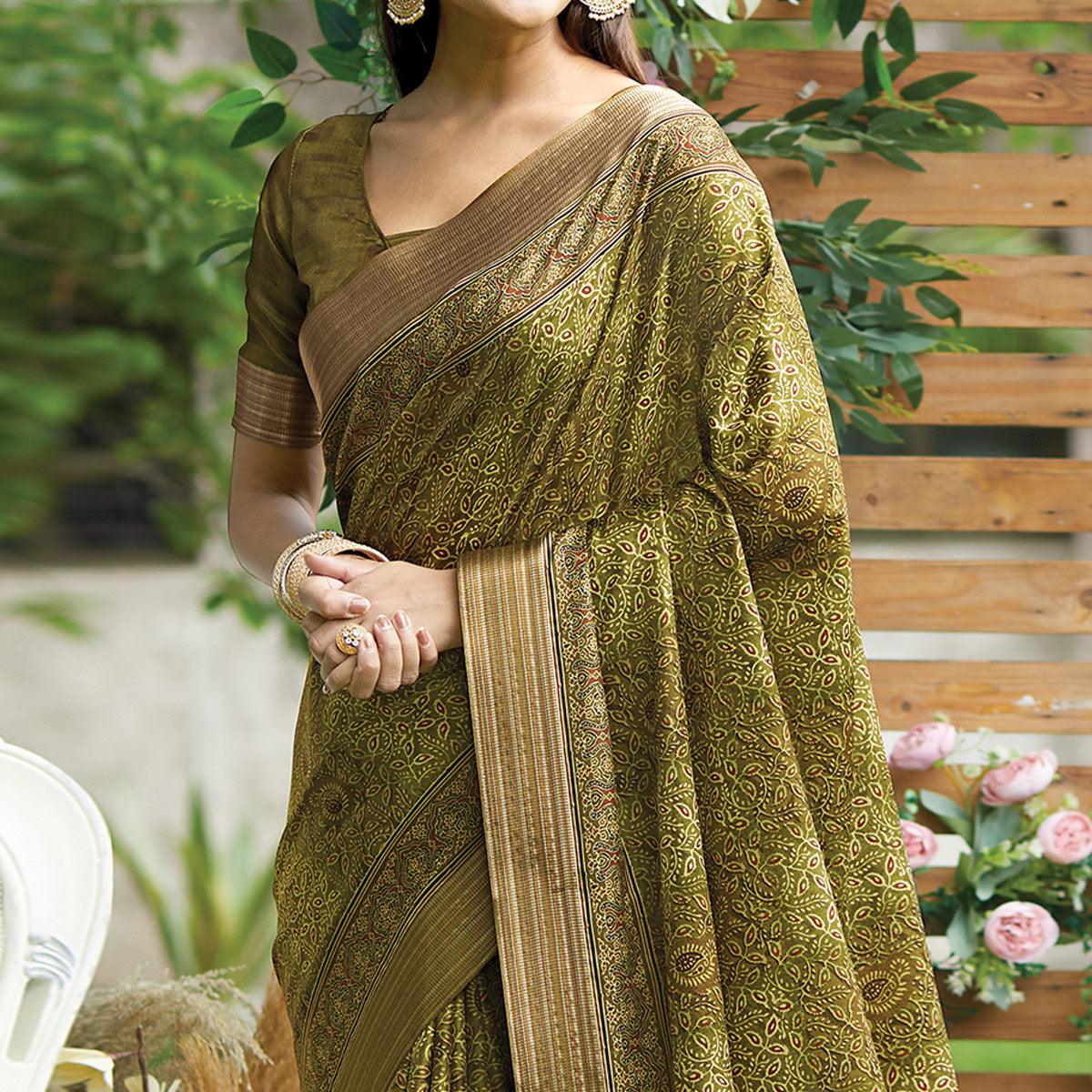Green Digital Printed Art Silk Saree - Peachmode
