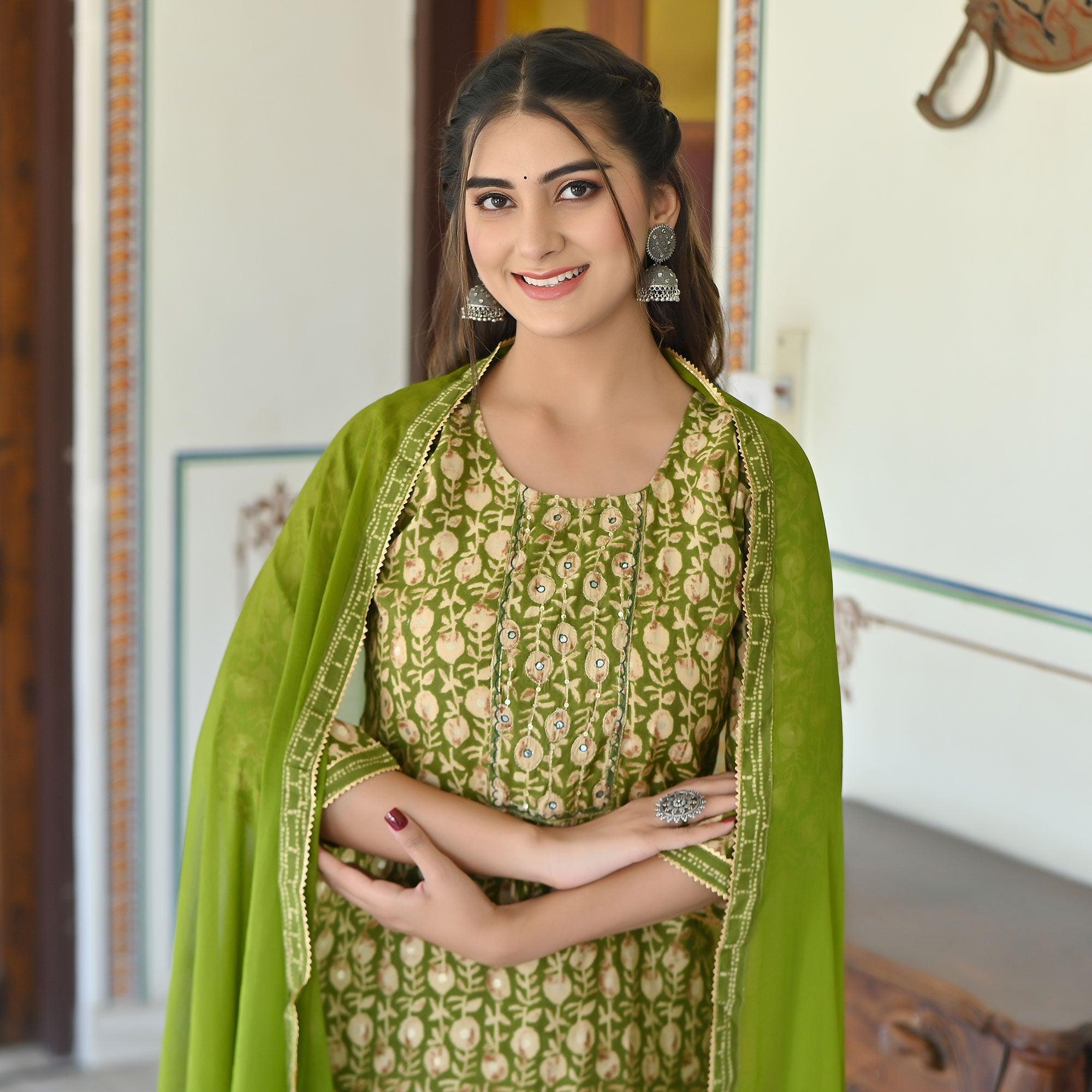 Green Floral Foil Printed Chanderi Kurti Pant Set With Dupatta - Peachmode