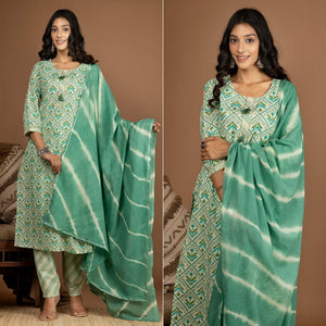 Green Floral Printed Pure Cotton Kurti Pant Set With Dupatta - Peachmode