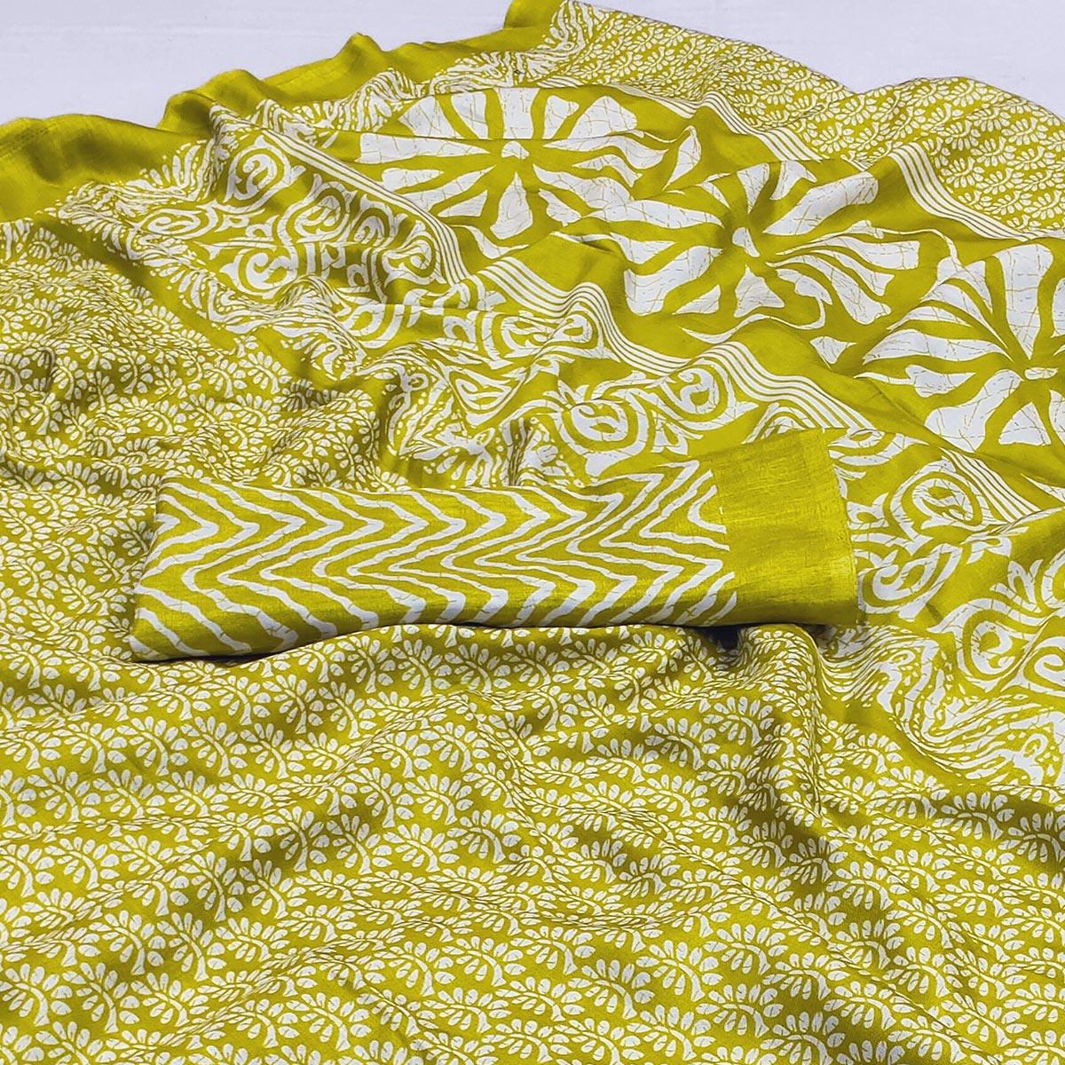 Green Floral Printed Raw Silk Saree - Peachmode