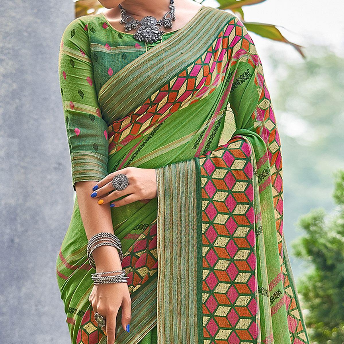 Green Geometric Printed Linen Saree - Peachmode