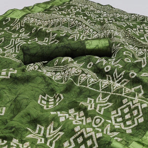 Green Geometric Printed Linen Saree - Peachmode