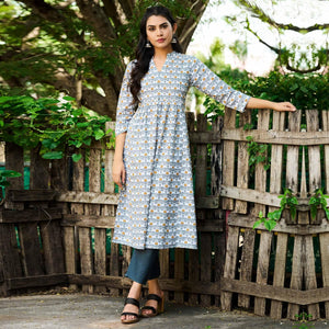 Grey-White Casual Wear Floral Printed Pure Cotton Kurti - Peachmode