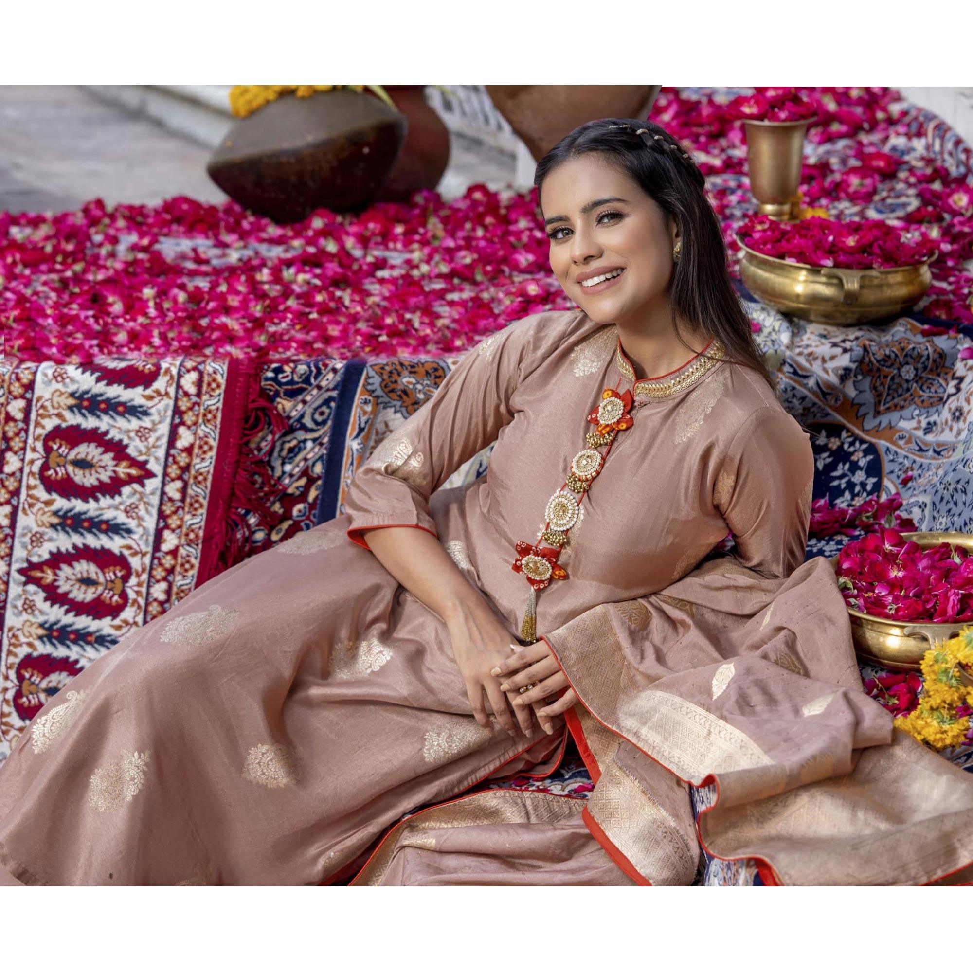 Mauve Woven Dola Silk Kurti Pant Set With Dupatta - Peachmode