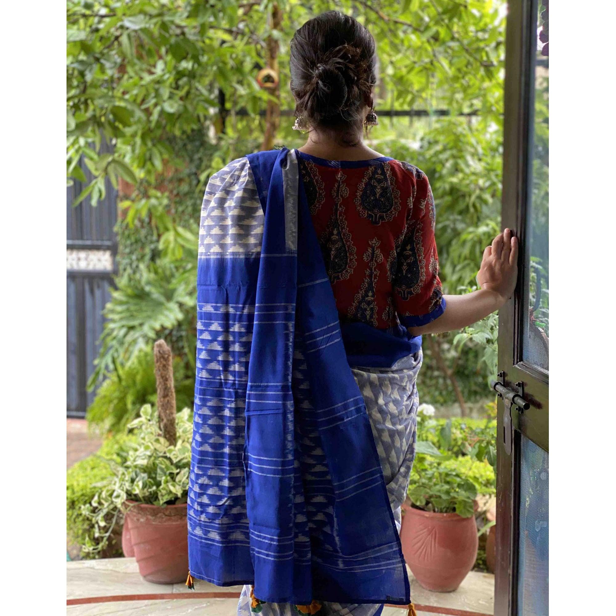 Pleasant Offwhite - Grey Colored Partywear Printed Silk Saree - Peachmode