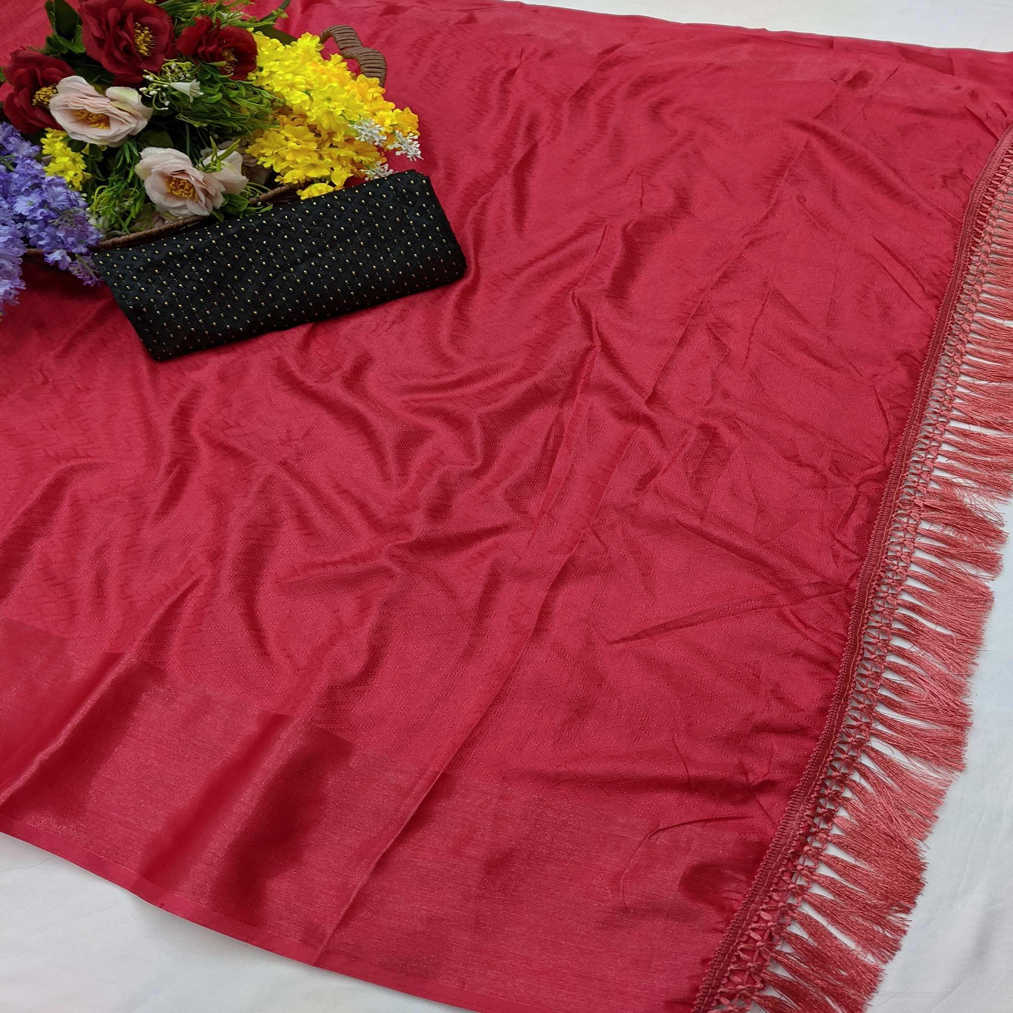 Red Casual Wear geometric pattern Woven Dola silk Saree - Peachmode