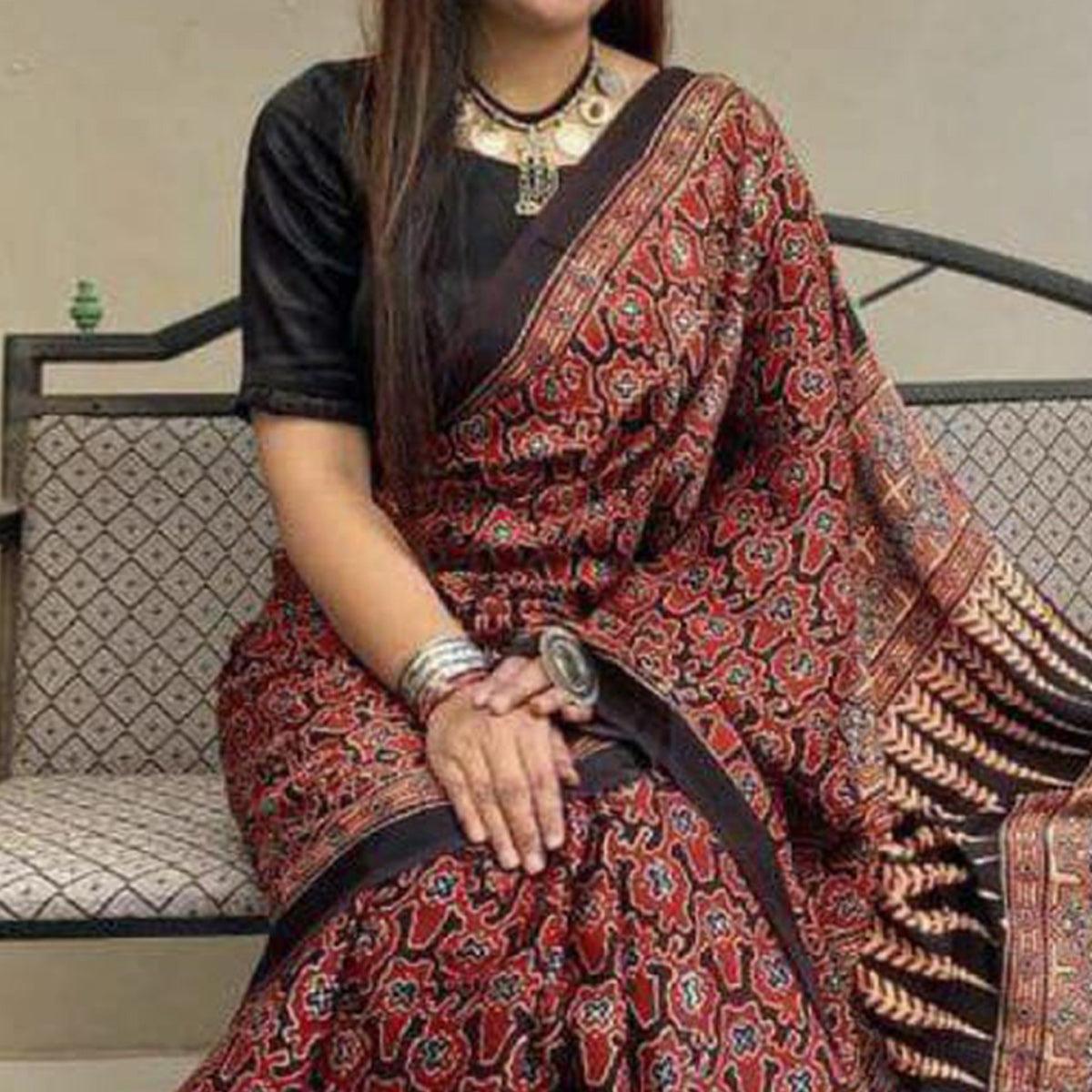 Red Digital Printed Linen Saree - Peachmode