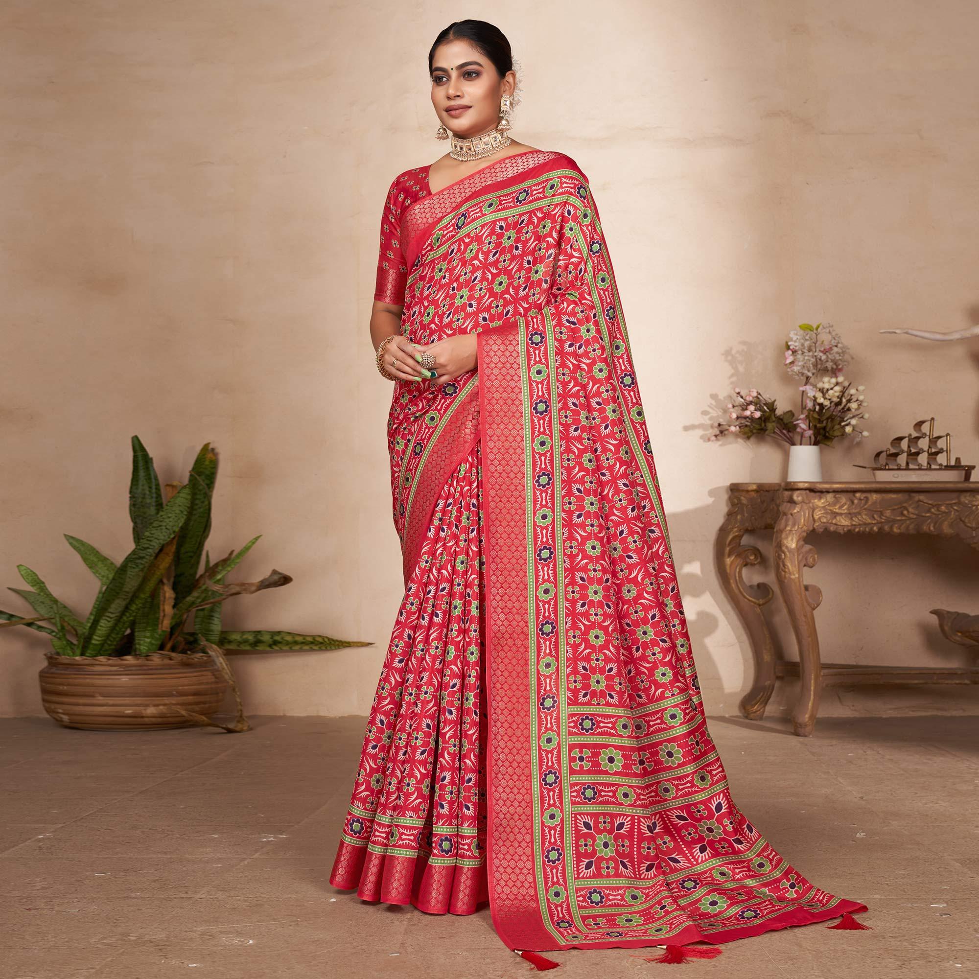 Red Printed-Woven Dola Silk Saree With Tassels - Peachmode