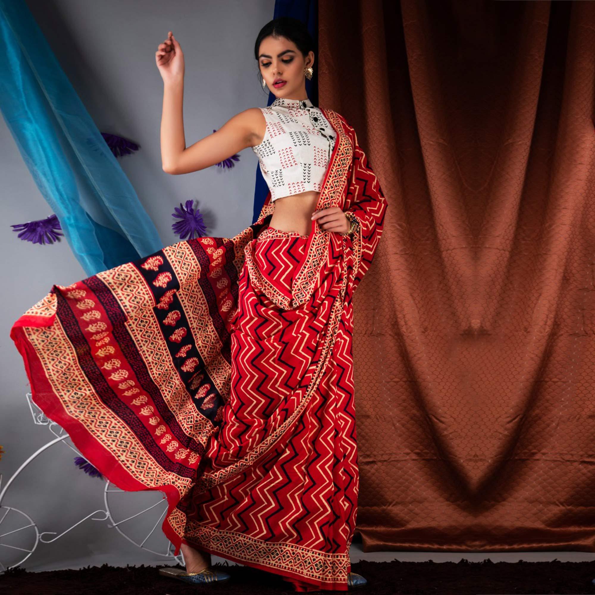 Red Striped Printed Linen Saree - Peachmode