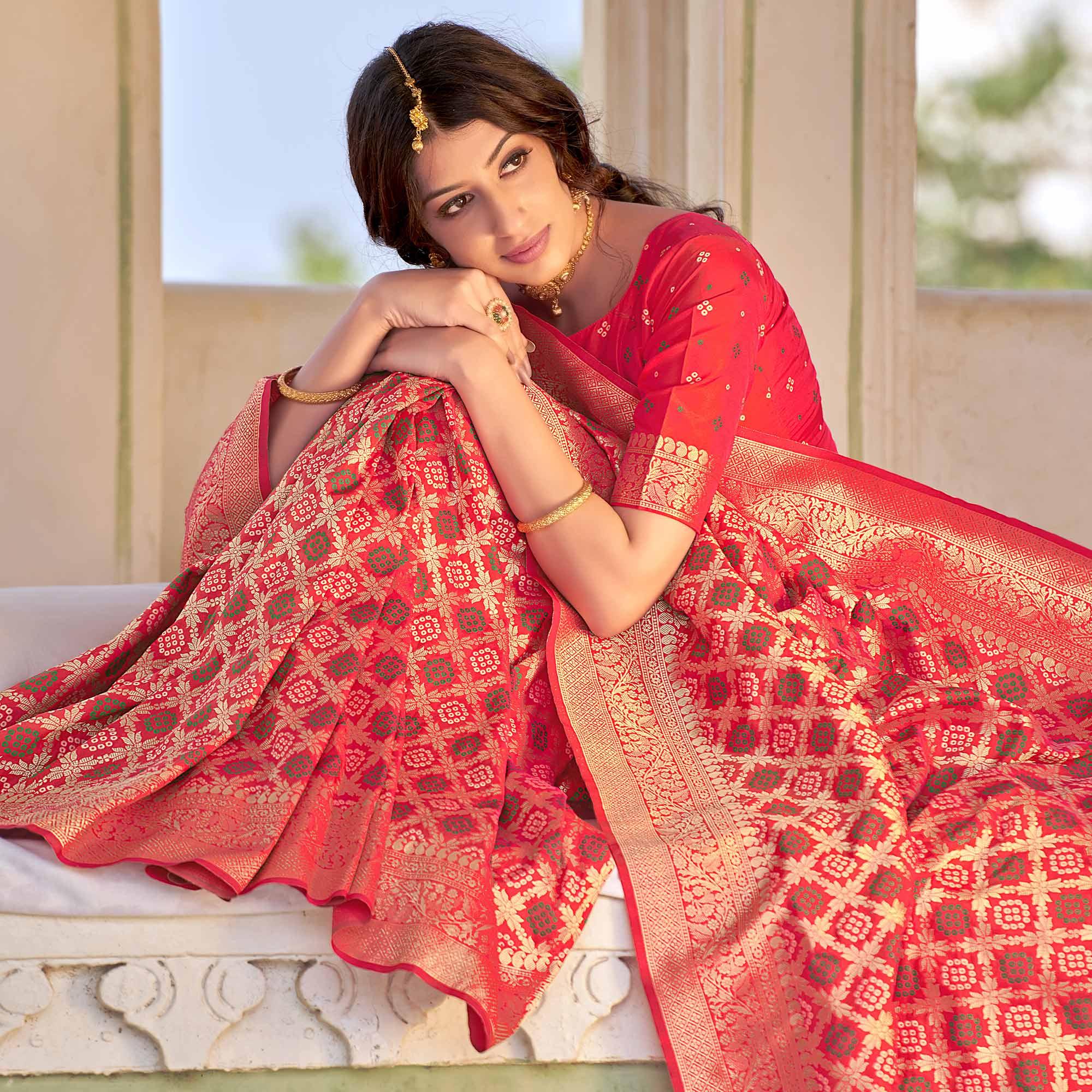 Red Woven Banarasi Silk Saree - Peachmode