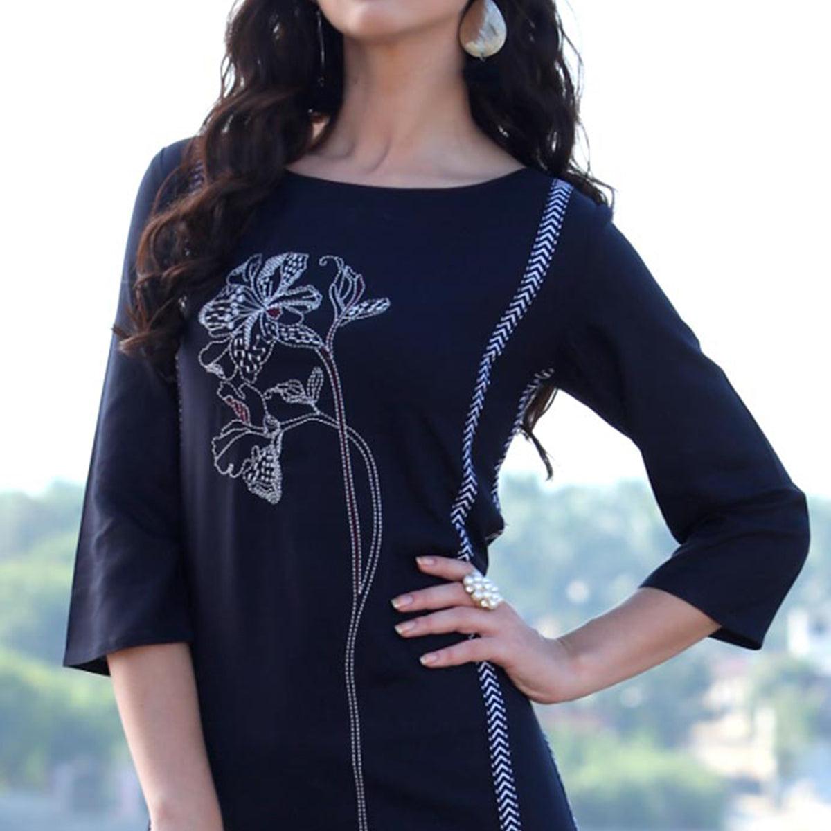 Sizzling Black Designer Printed Rayon Kurti - Peachmode