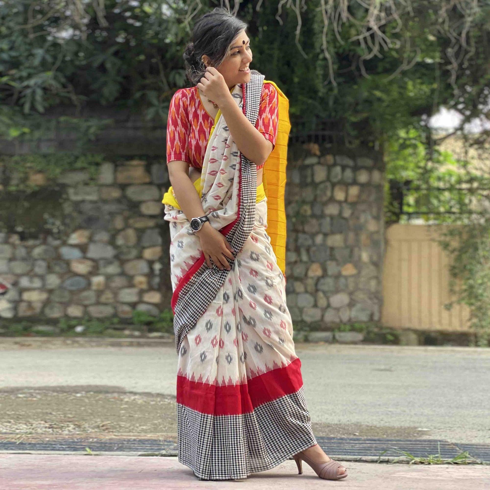 Staring White Colored Partywear Printed Silk Saree - Peachmode