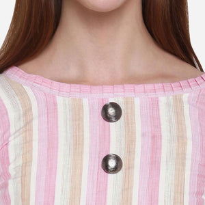 Staring White - Pink Colored Casual Wear Printed Cotton Kurti - Peachmode