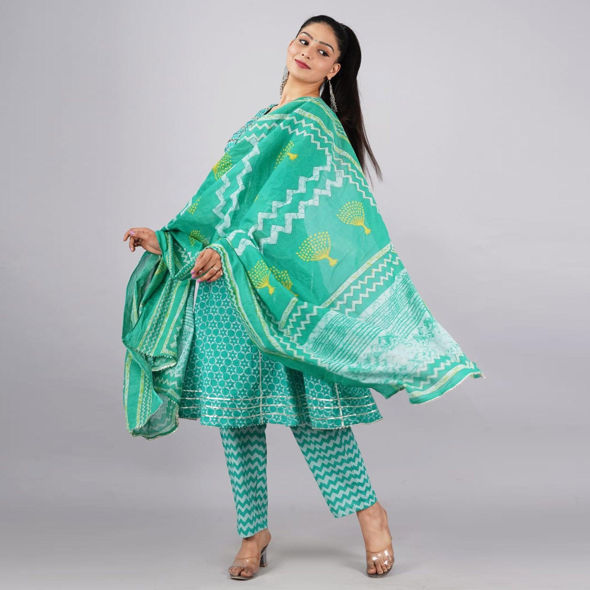 Turquoise Printed Poly Cotton Kurti Pant Set With Dupatta - Peachmode