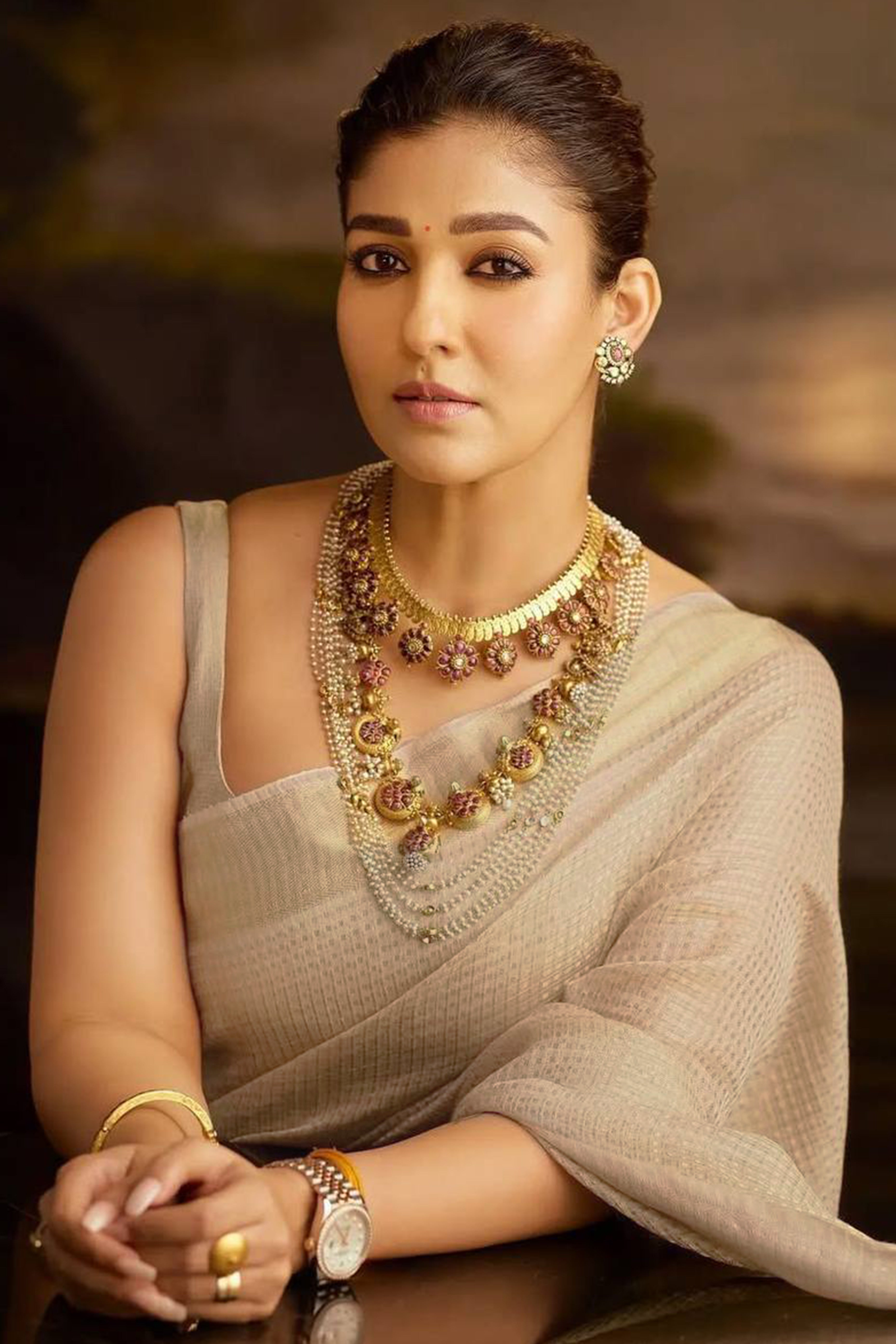 Gold Designer Handloom Tissue Silk Saree Adorned with Banarasi-Style Detailing