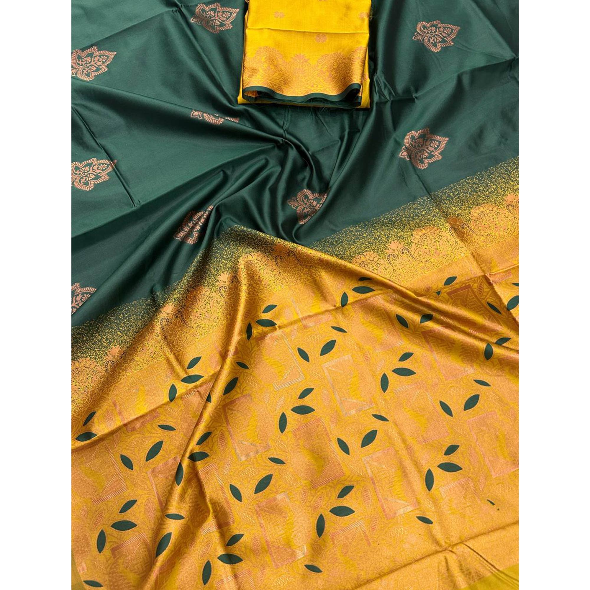 Green Banarasi Silk Saree Adorned with Elegant Floral Zari Weaving