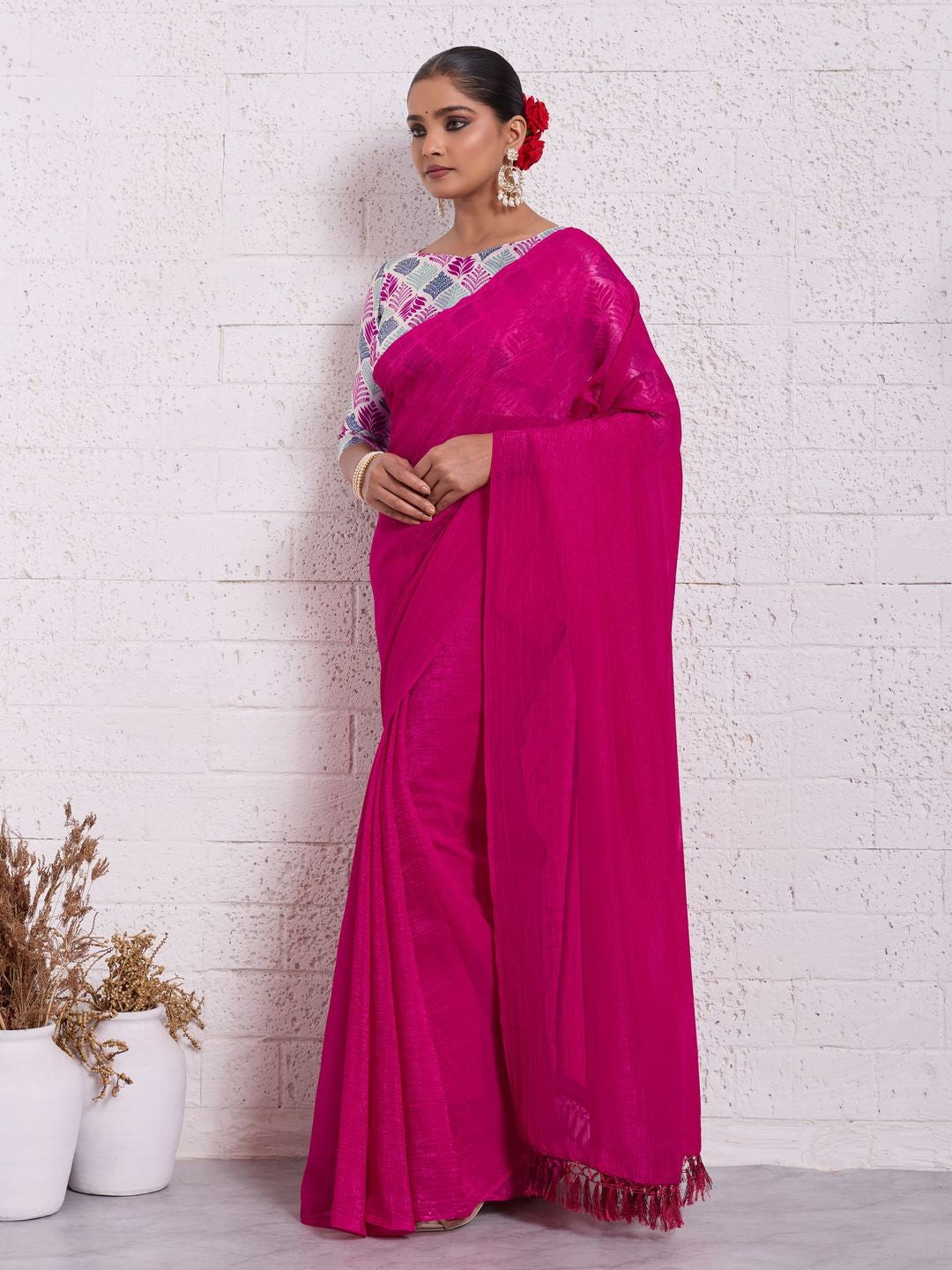 Graceful Pink Solid Pure Crunchy Saree Accented With Fine Tassel Pallu - Image 2