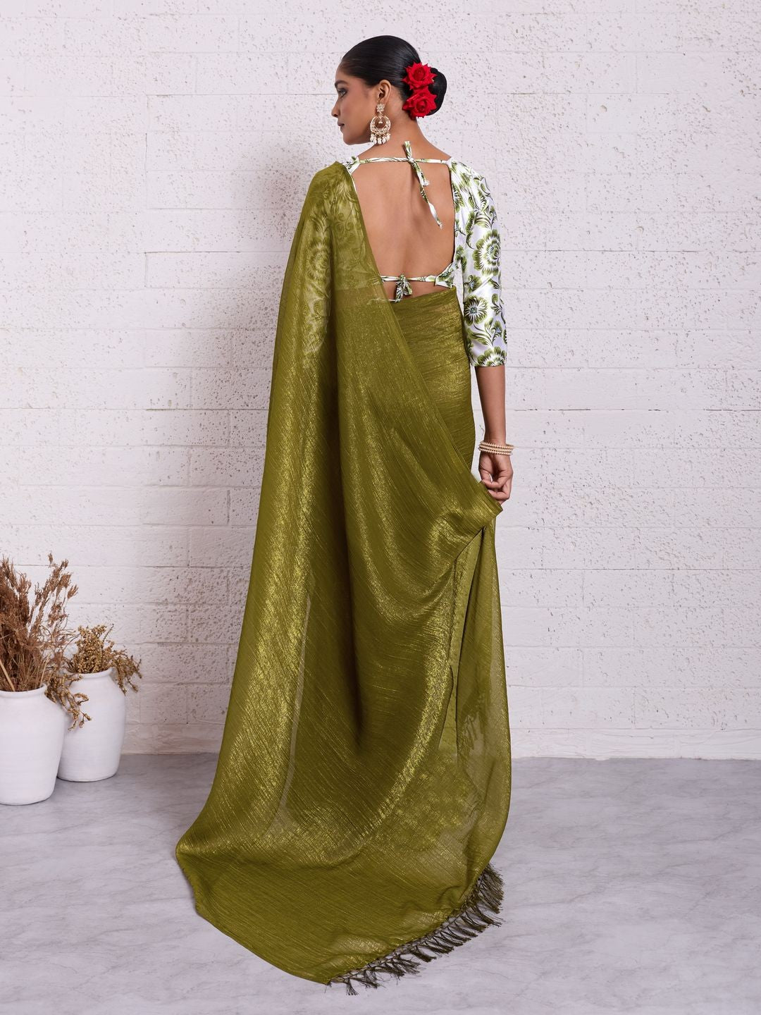 Graceful Mehendi Green Solid Pure Crunchy Saree Accented With Fine Tassel Pallu - Image 4