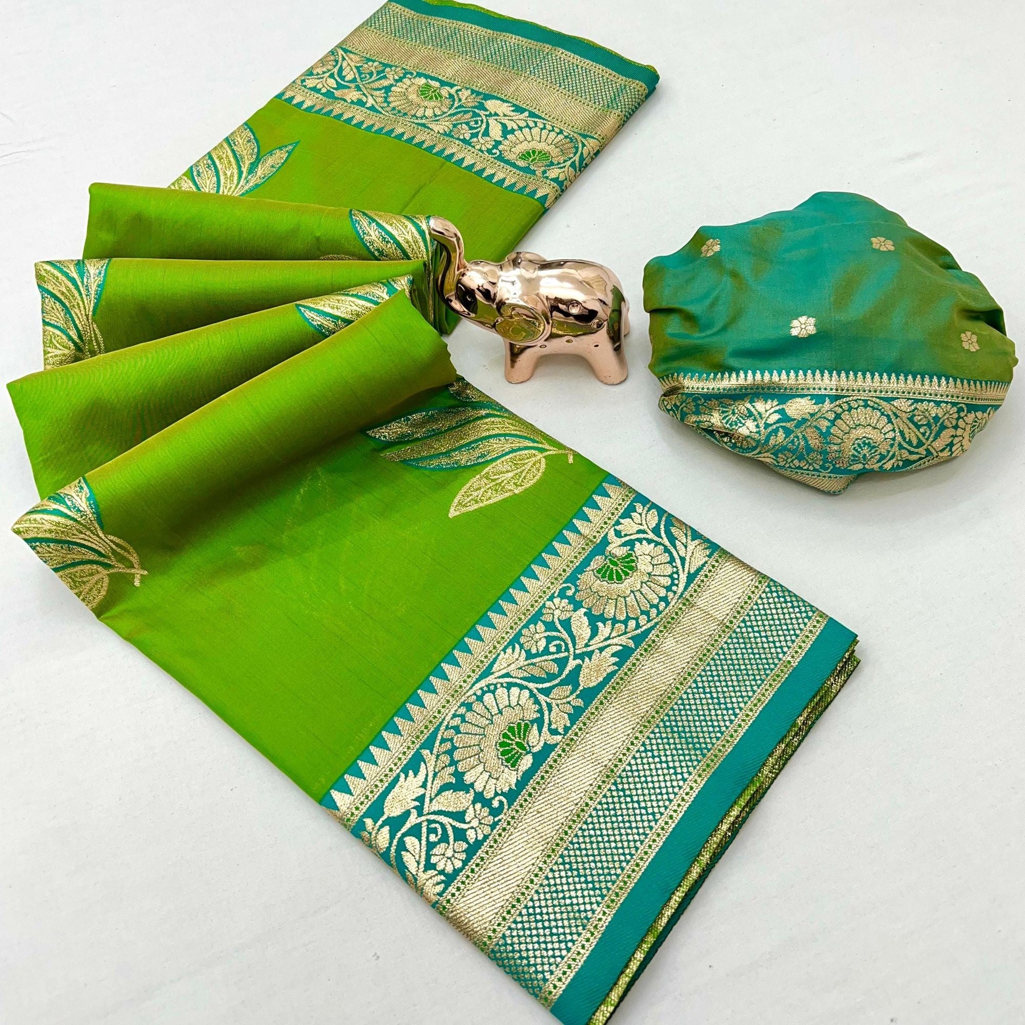 Green Authentic Banarasi Silk Saree with Fine Floral Zari Work for Festive Wear - Image 2