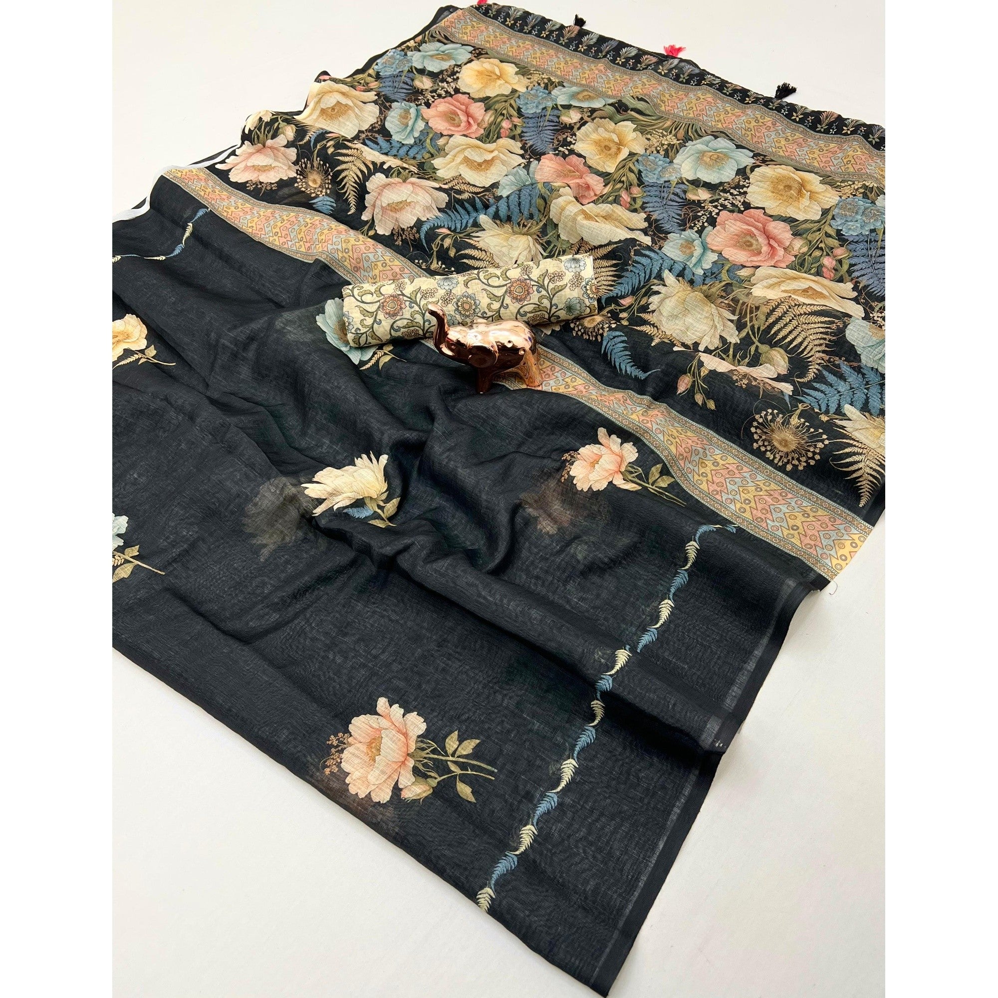 Elegant Black Linen Saree with Floral Print and Border Detail - Image 3