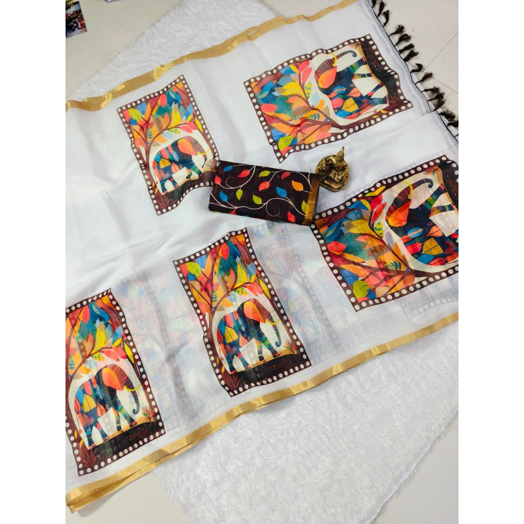 Graceful White Linen Cotton Saree With Stylish Floral Prints For Effortless Elegance - Image 3