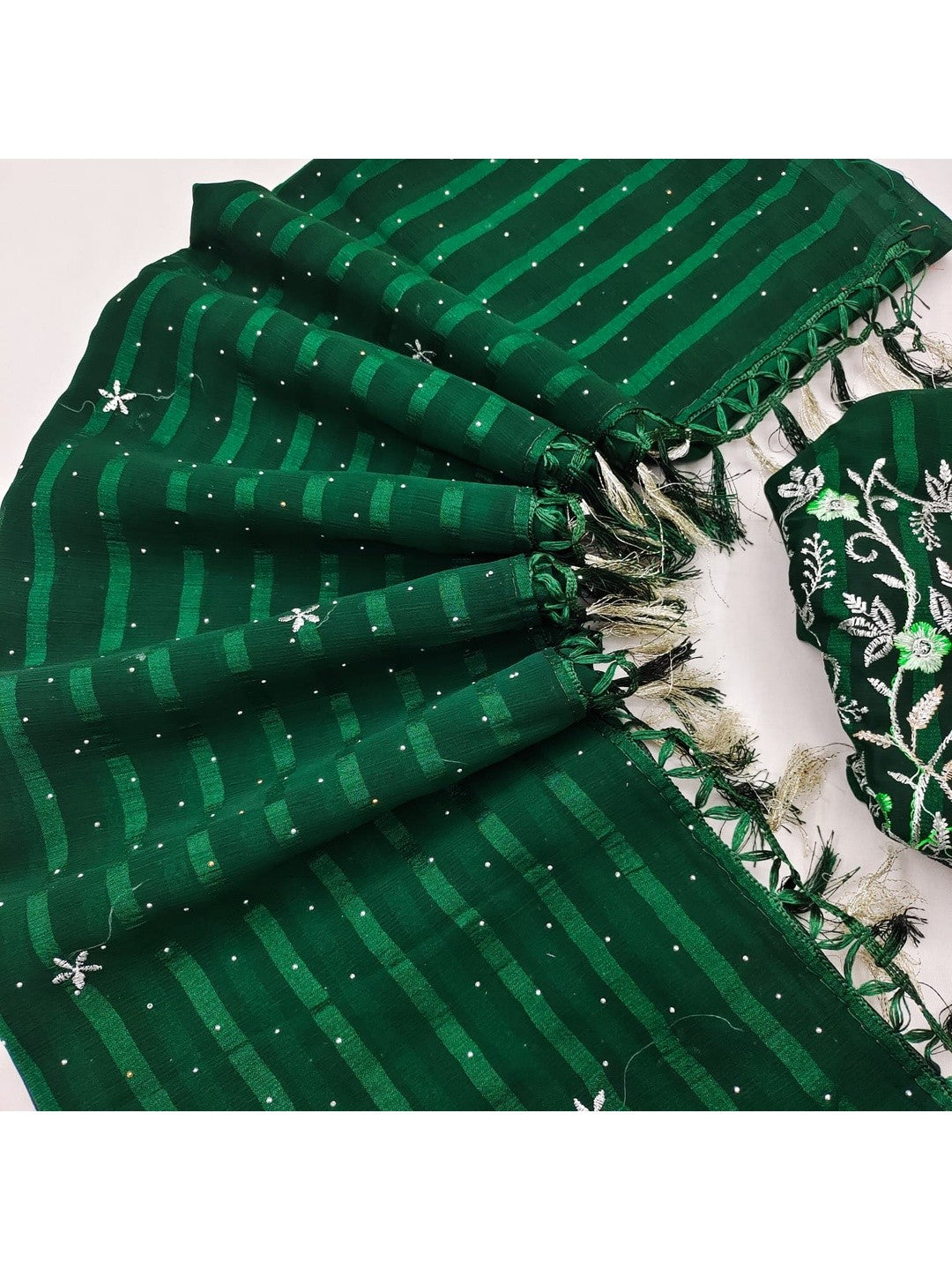 Graceful Green Floral Embroidery & Swarovski Work Chiffon Saree With Luxurious Tassel Pallu - Image 4