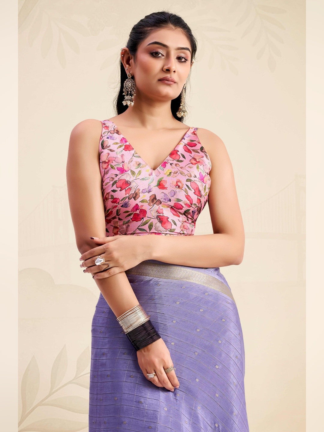 Refreshing Lavender Floral Weaving Chinon Jacquard Saree With Artful Tassel Pallu Accent - Image 6