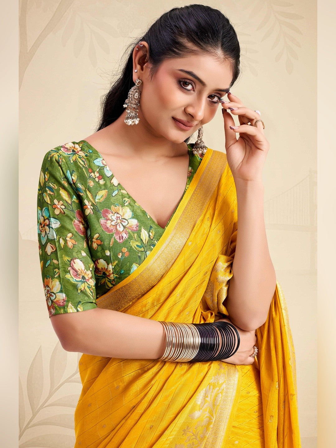 Refreshing Yellow Floral Weaving Chinon Jacquard Saree With Artful Tassel Pallu Accent - Image 4