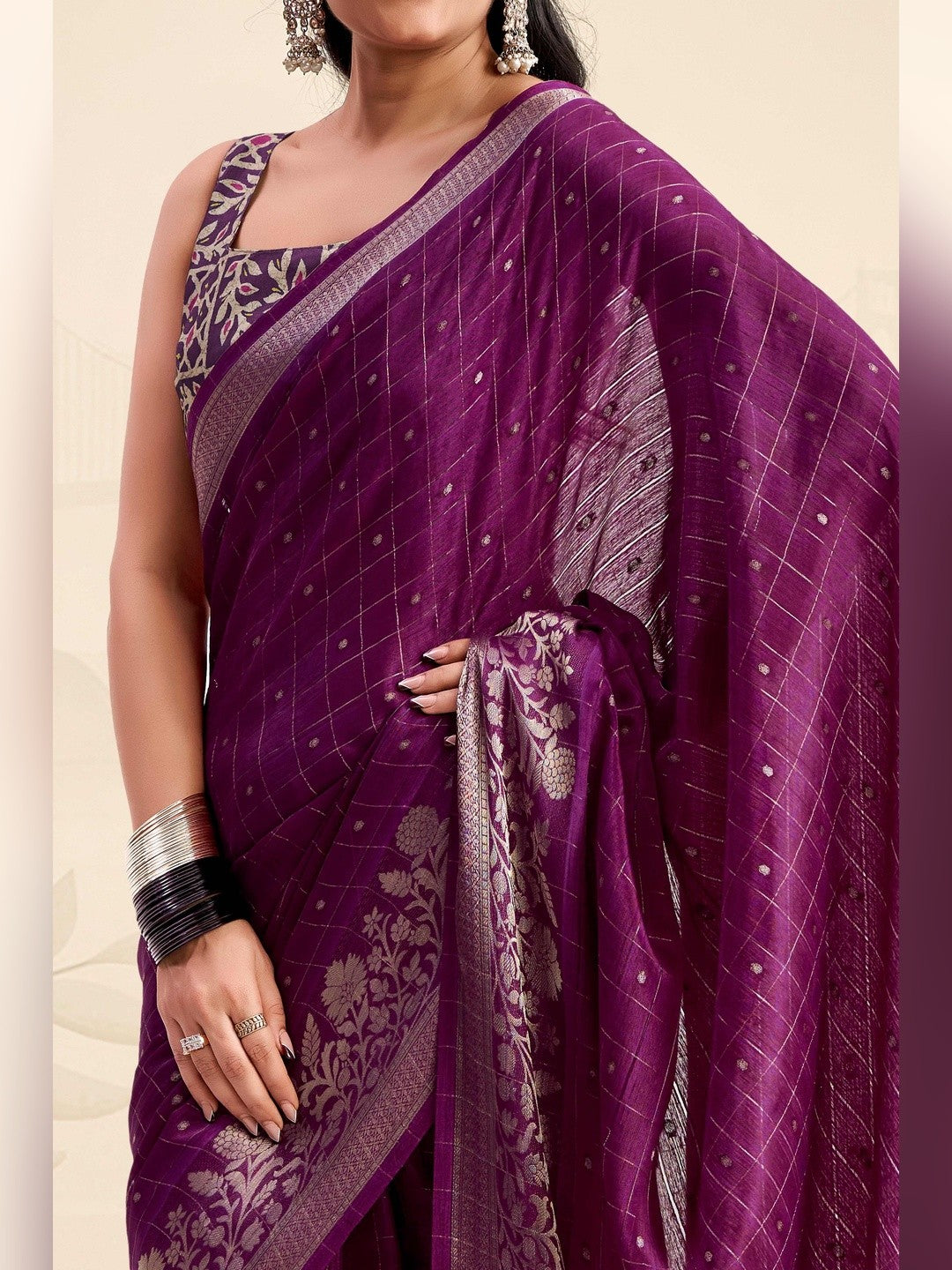Refreshing Wine Floral Weaving Chinon Jacquard Saree With Artful Tassel Pallu Accent - Image 2