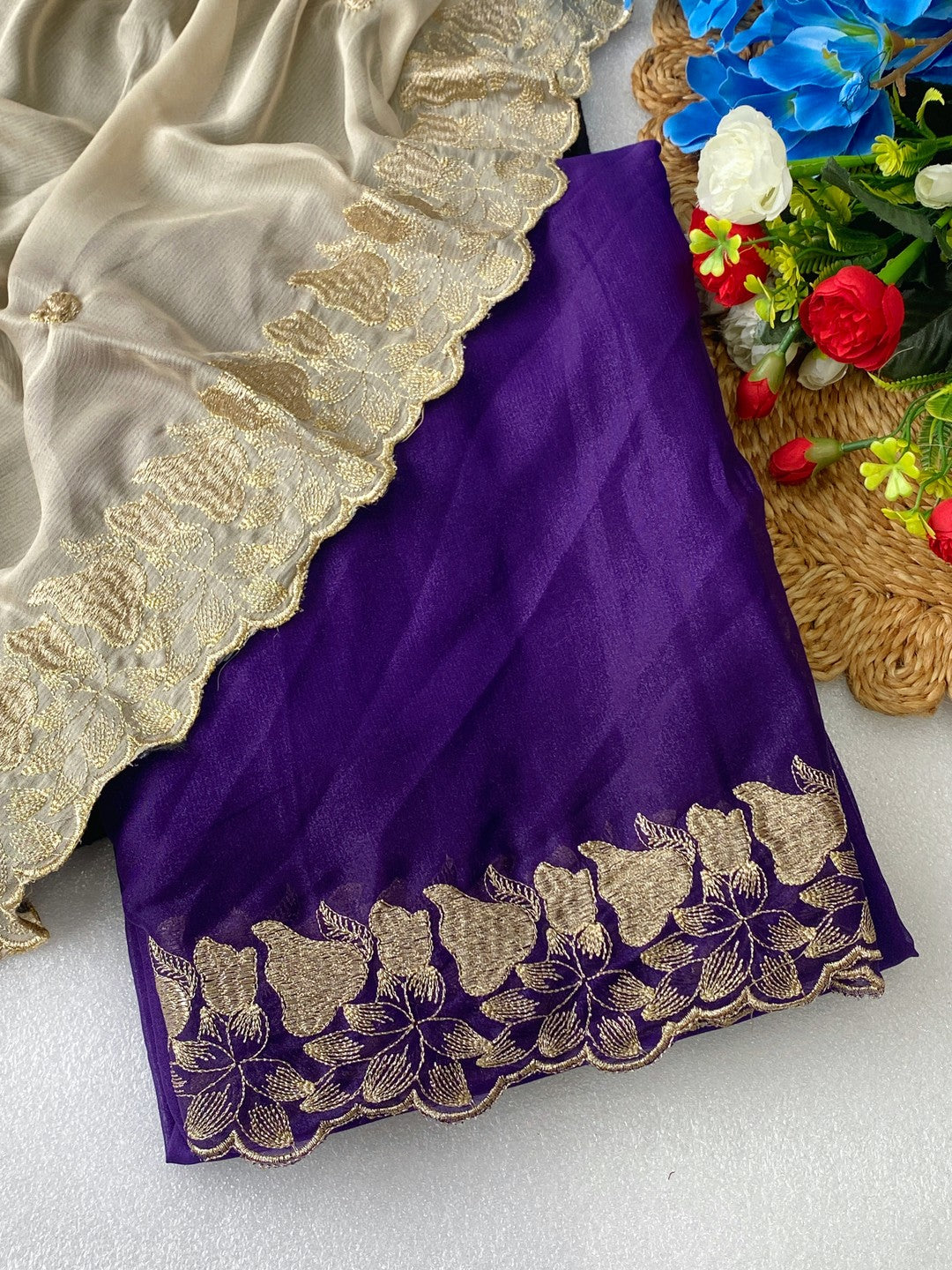 Elegant Purple Solid Georgette Saree Highlighted With A Delicate Floral Embroidered Border - Image 4