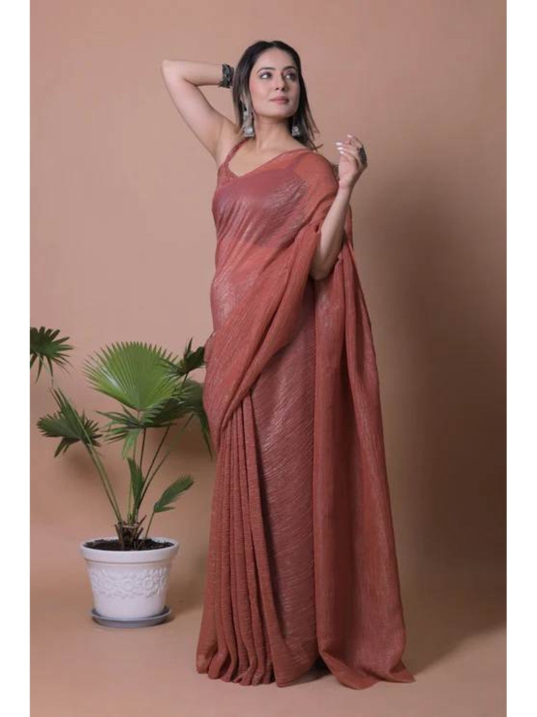 Elegant Brown Solid Chiffon Saree with Lightweight Drape - Image 4
