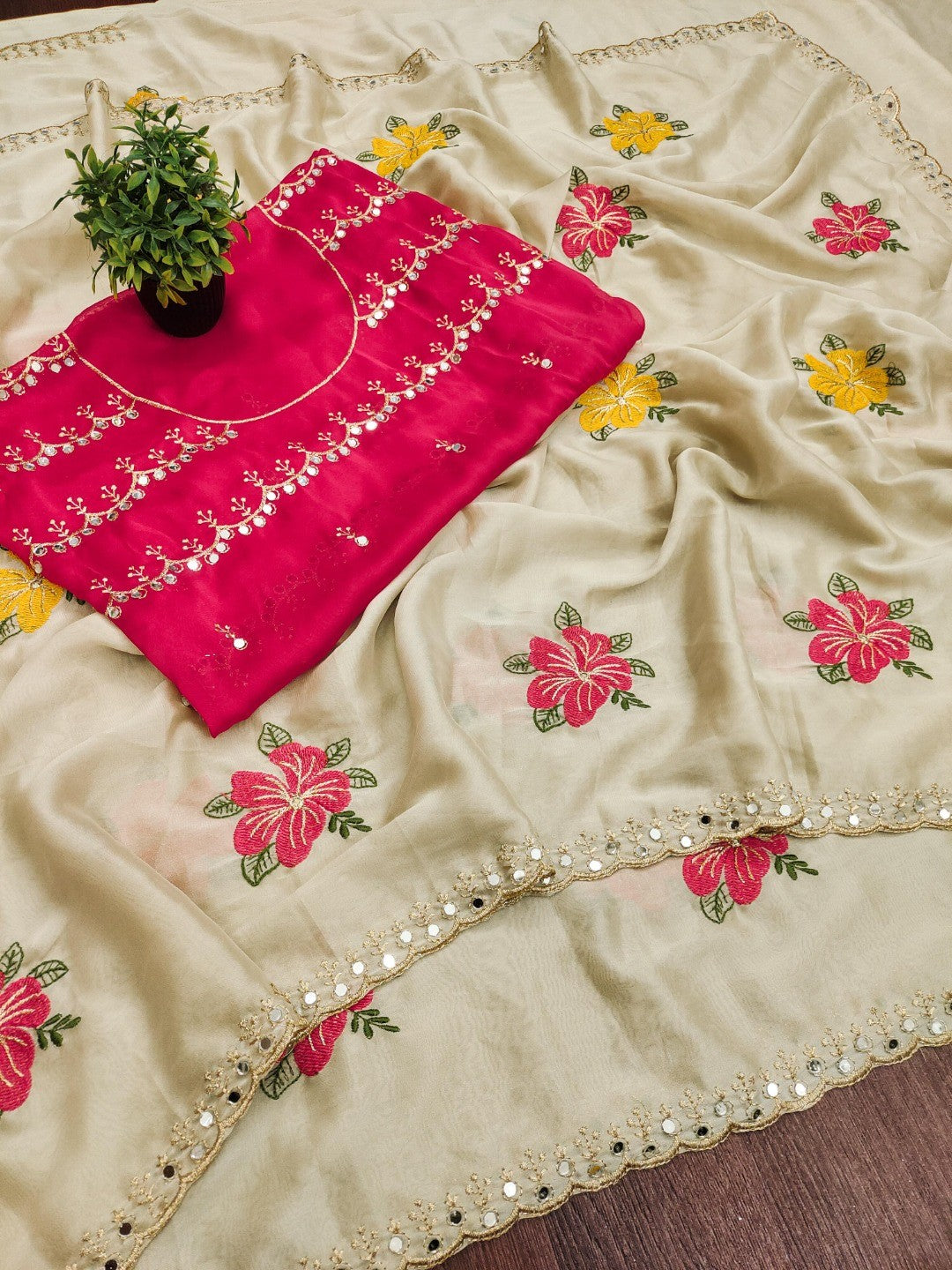 Cream & Pink Floral Thread Work Saree Viscose Beautiful Mirror Border Festive Glamour - Image 4