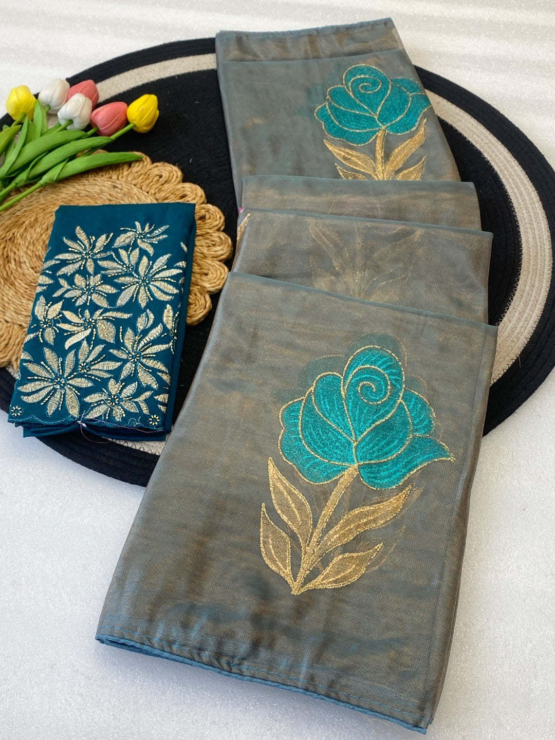 Elegant Grey Twill Net Saree Adorned With Floral Foil Printed Work For A Subtle Festive Look - Image 4