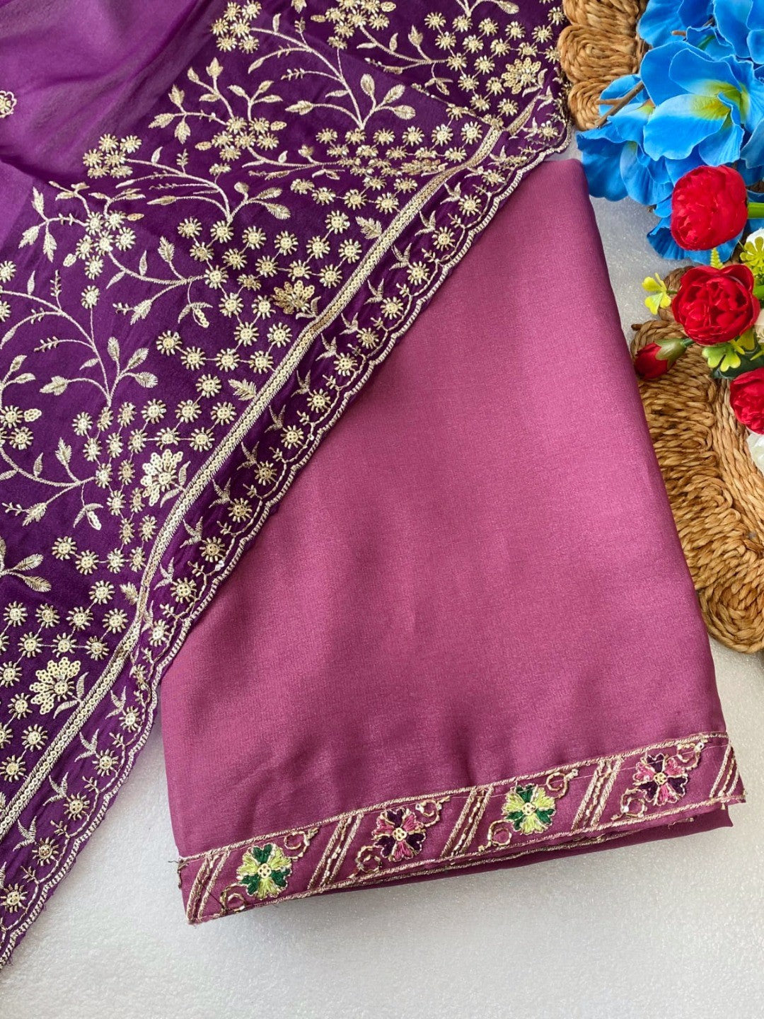 Timeless Onion Pink Solid Georgette Saree Finished With Graceful Floral Hand Embroidered Lace Border - Image 3