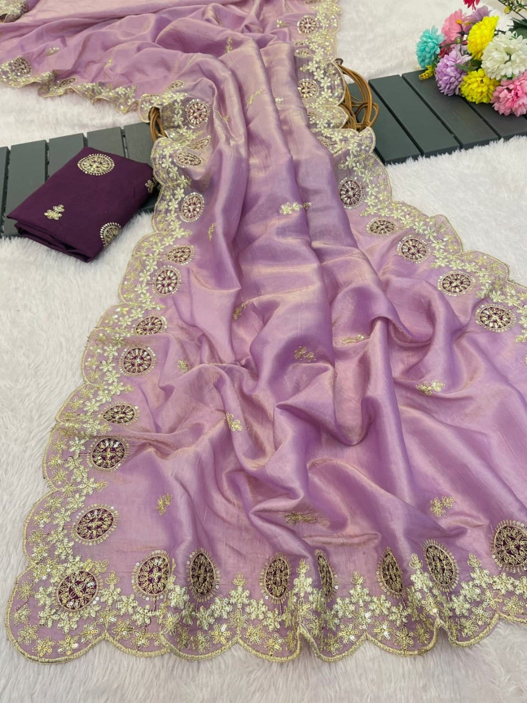 Lavender Charm Crunchy Saree with Premium Embroidered Border - Image 2