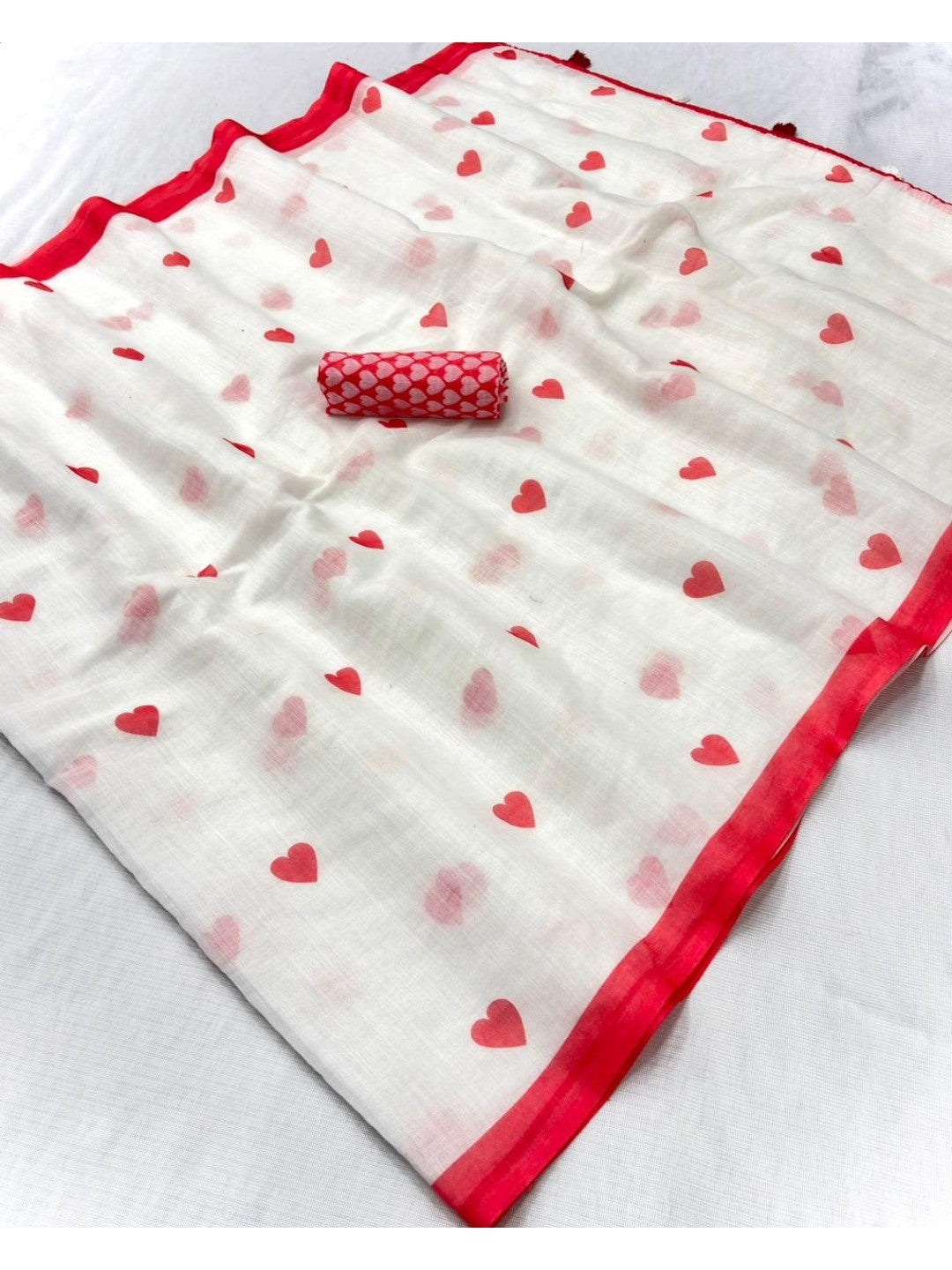 White Digital Printed Linen Saree with Pink Heart Motifs - Image 2