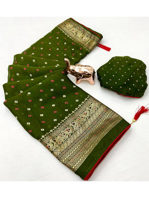 Luxurious Green Bandhani Foil Printed Viscose Saree for Traditional Functions and Parties - Image 3