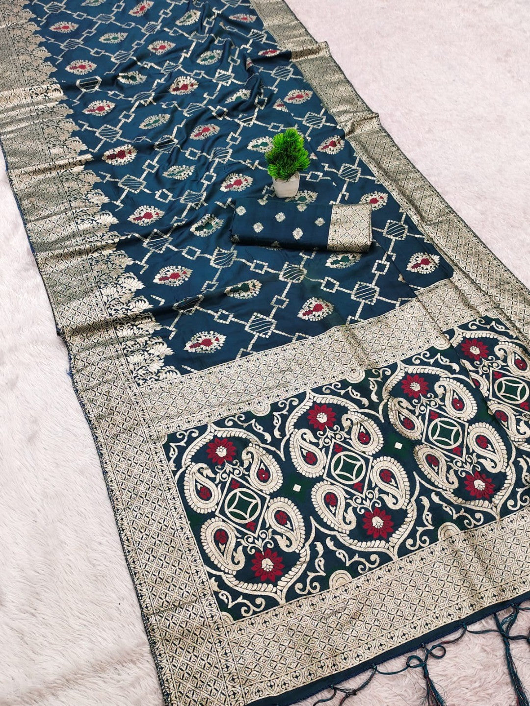 Elegant Blue Jacquard Weaved Dola Silk Saree Featuring Zari Motifs & Ornate Paisley Pallu Work - Image 3