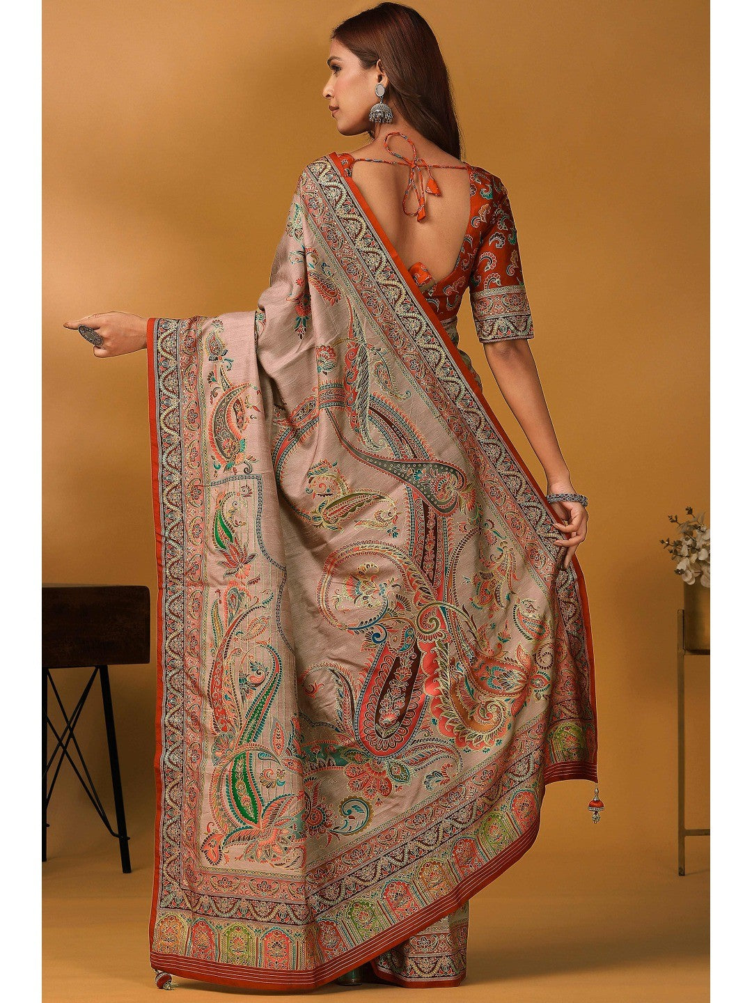 Refreshing Dove Taupe Floral & Paisley Position Printed Pure Viscose Dola Saree With Timeless Charm - Image 5