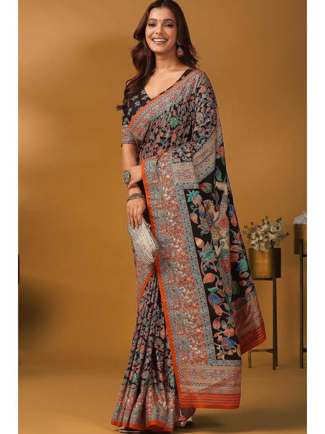 Graceful Black Kalamkari Art Visocse Saree With AllOver Floral Motifs & Grand Storytelling Pallu - Image 3