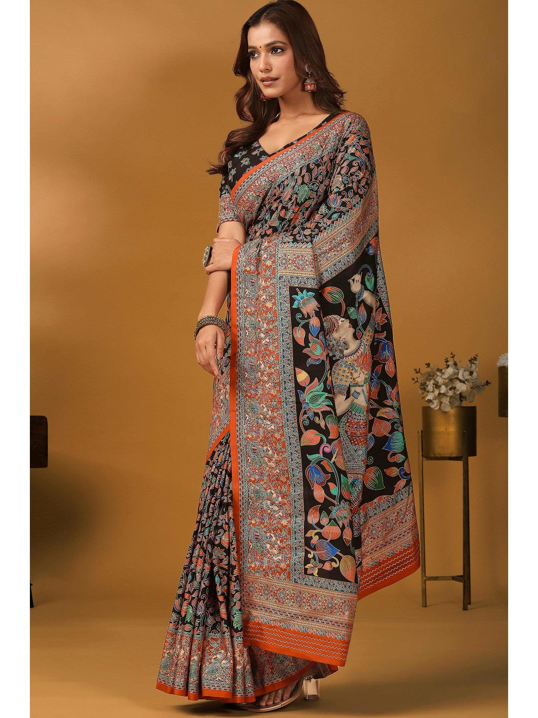 Graceful Black Kalamkari Art Visocse Saree With AllOver Floral Motifs & Grand Storytelling Pallu - Image 4