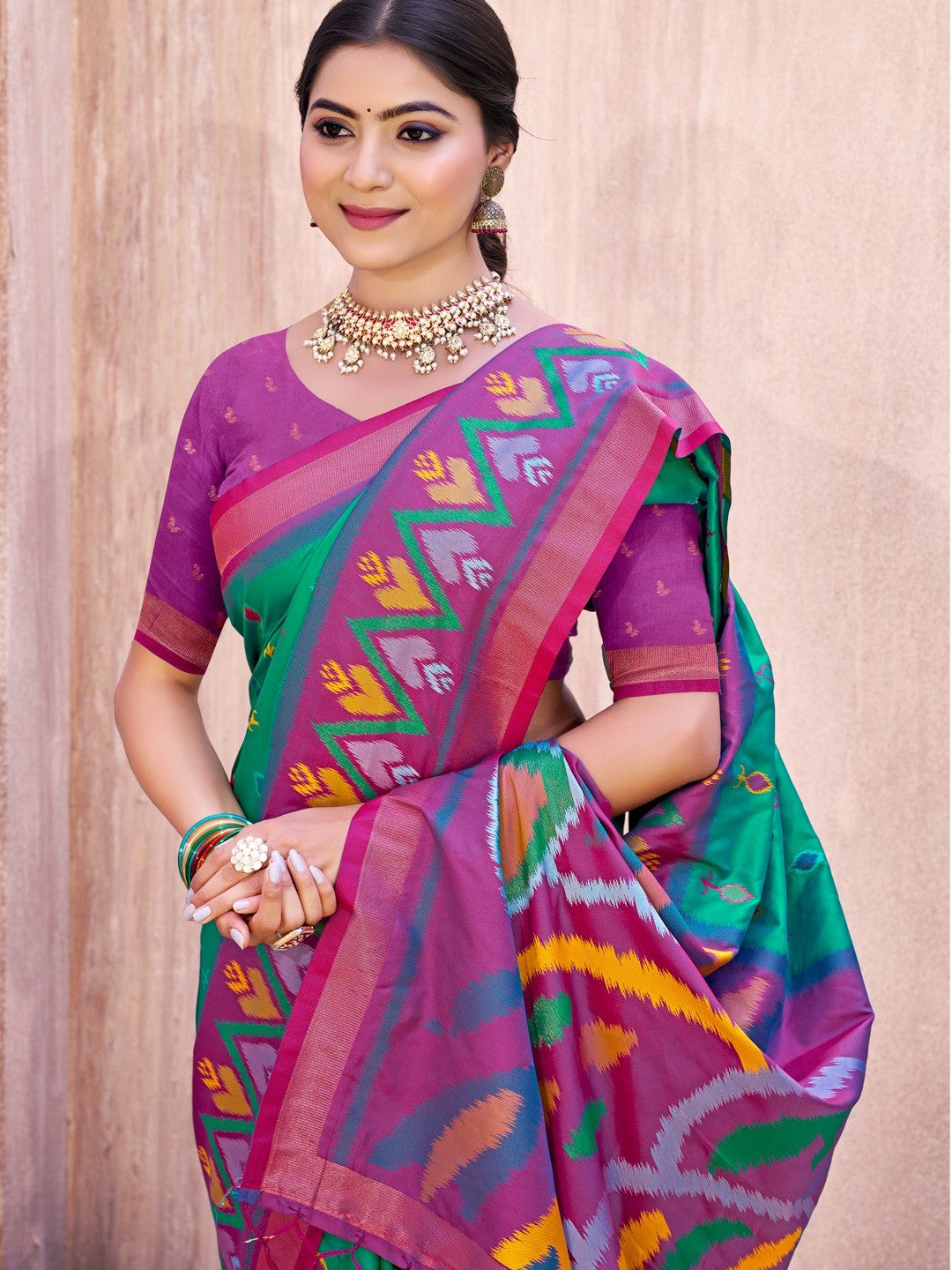 Rama Green Silk Blend Saree Featuring Classic Ikkat Print and Intricate Woven Design Finish - Image 2