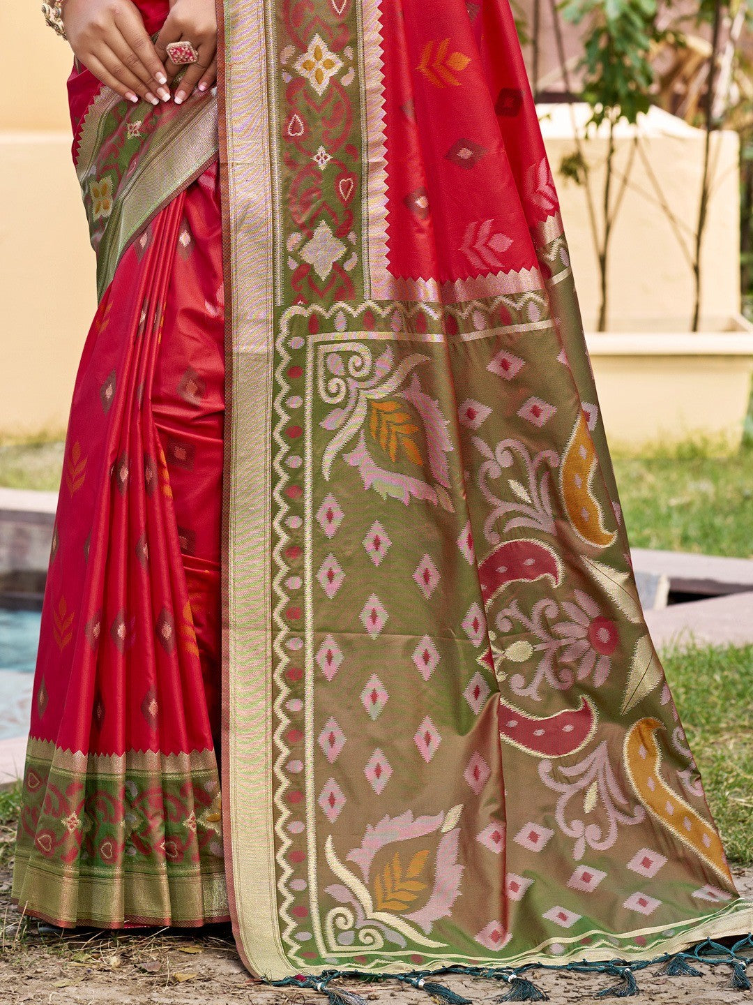 Red Silk Blend Saree Featuring Classic Ikkat Print and Intricate Woven Design Finish - Image 3