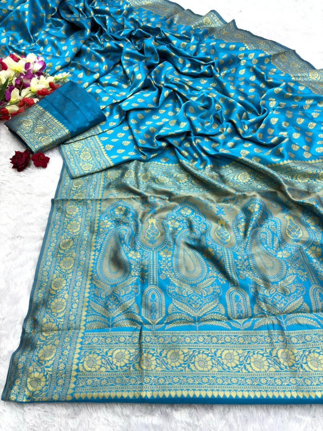 Luxurious Blue Jacquard Woven Lichi Pure Silk Saree Showcasing Floral & Paisley Pallu - Image 3