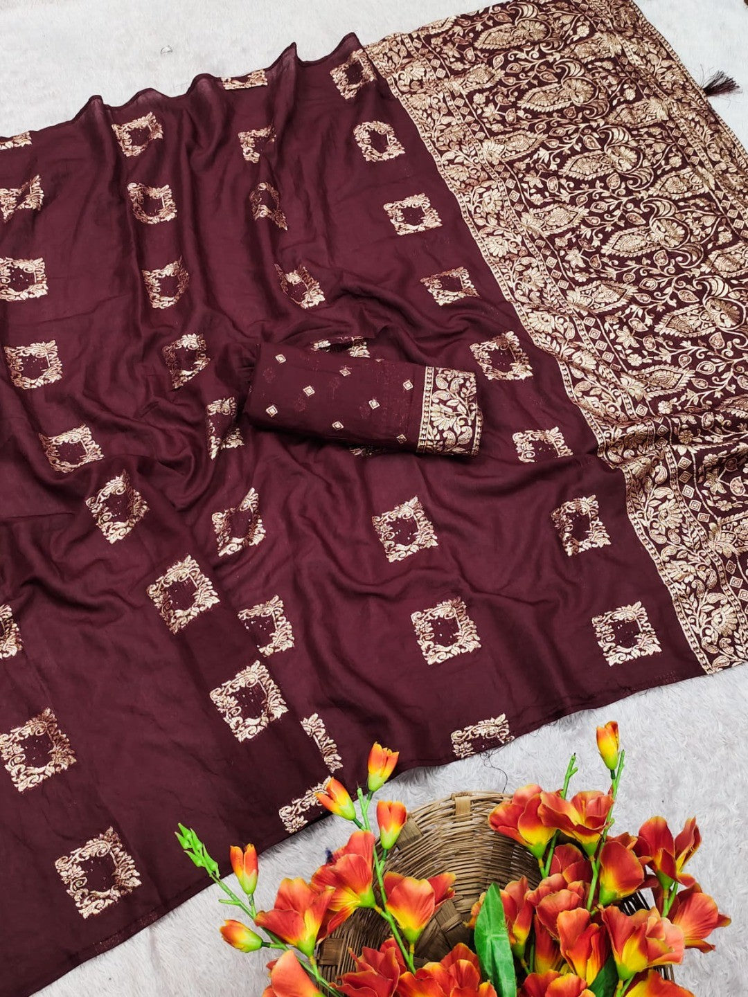 Elegant Maroon Cotton Blend Saree Crafted With Rich Zari Weaving & Heritage Floral Design - Image 2