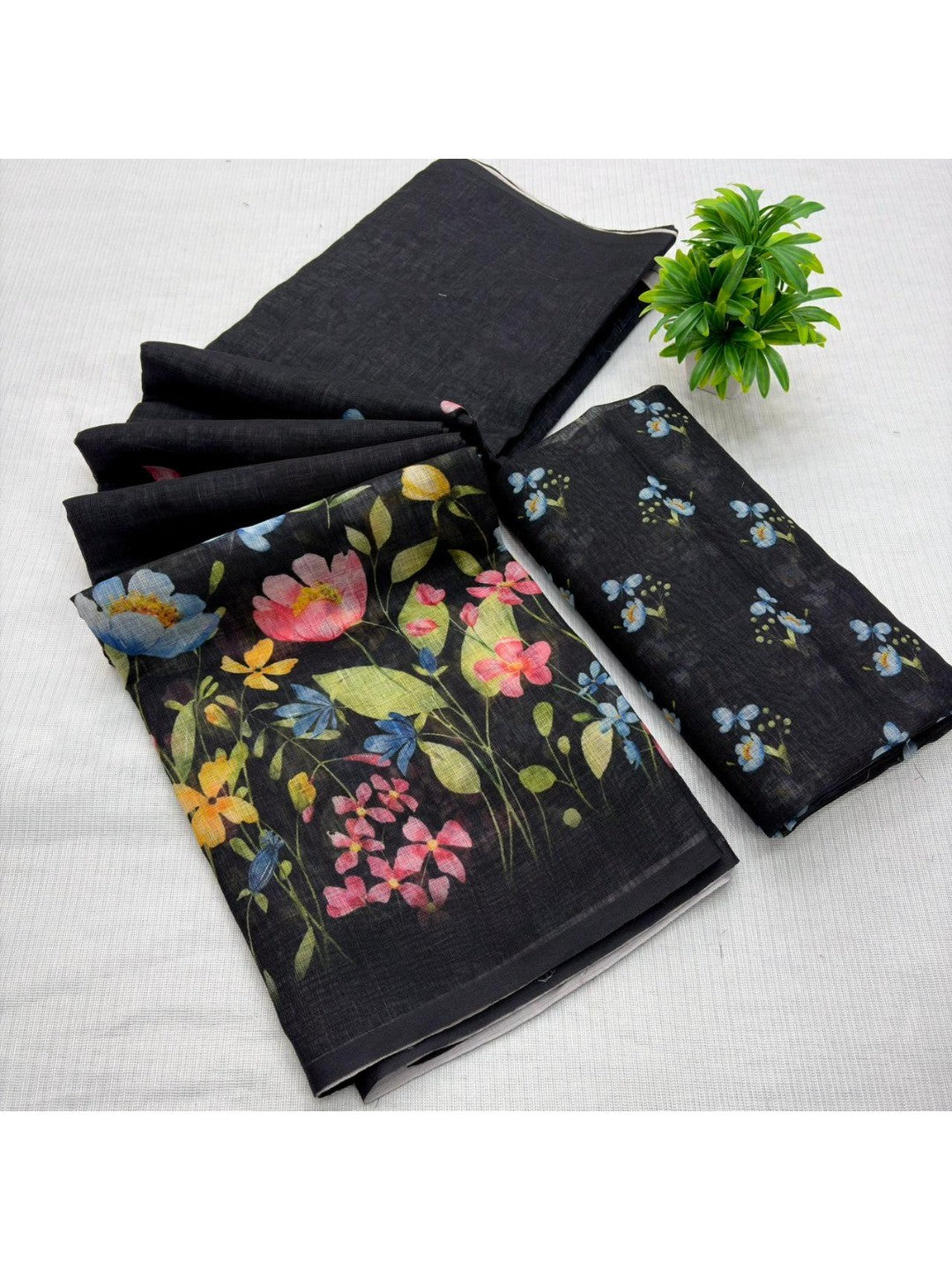 Lightweight Black Floral Printed Linen Saree with Smooth Drape for Daily Ethnic Fashion - Image 3