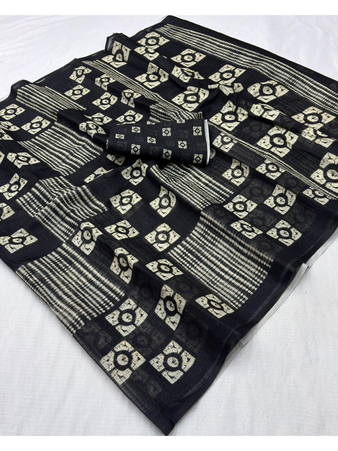 Black Linen Saree with Timeless Floral Printed Detailing for Modern Ethnic Styling - Image 2