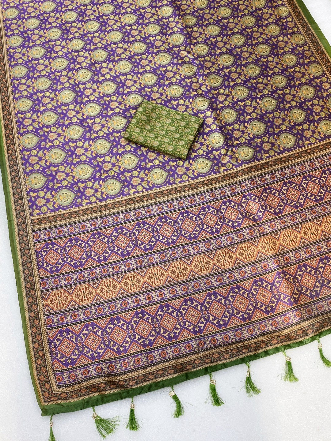 Purple Floral Printed Silk Blend Saree with Premium Texture and Designer Style Finish - Image 4